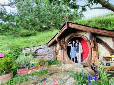 12-Hour Private Hobbiton and Waitomo Caves Tour from Auckland