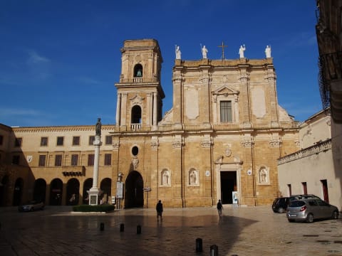 2-Hour Brindisi Cathedrals and Museums Tour with Roman Heritage