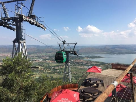 4-Hour Hartbeespoort Dam Tour with Monkey Sanctuary and Cable Car