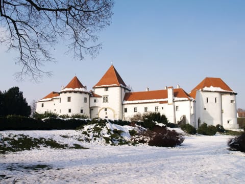 9-Hour Varaždin Castle Tour from Zagreb with Trakošćan and Veliki Tabor