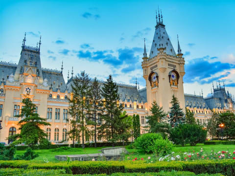 Full-Day Iași City Tour with Palace of Culture and Golia Monastery