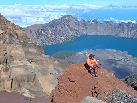 5-Day Mount Rinjani Trekking Tour via Sembalun and Torean Route