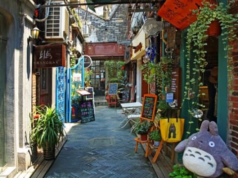 8-Hour Shanghai Art and Architecture Tour with Yu Garden