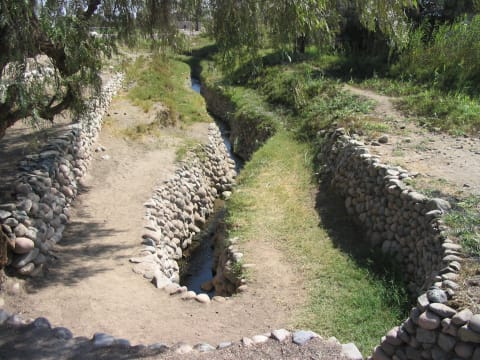 2-Hour Cantalloc Aqueducts Tour in Nazca with Nazca Lines View