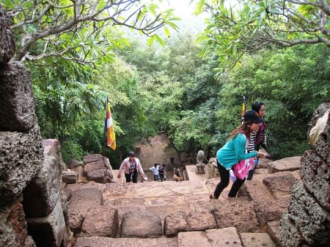 1-Day Battambang Countryside Bike Tour with Sampov Mountain