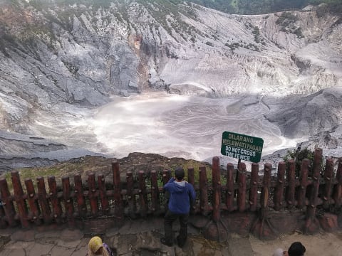 Full-Day Tangkuban Perahu Volcano Tour with Hot Springs and Shopping