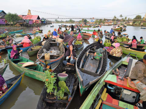 5-Day Meratus Mountains Trek and Banjarmasin Tour with Floating Market