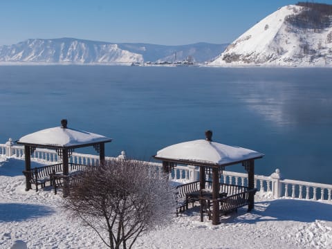 2-Day Arshan and Tunka Valley Tour with Lake Baikal and Volcanoes