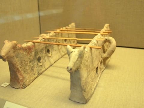 1-Hour Museum of Prehistoric Thera Tour in Santorini with Expert Guide
