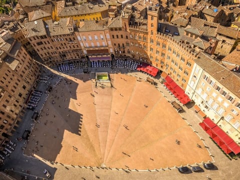 3-Hour Siena Walking Tour with Valdimontone Museum and Piazza del Campo