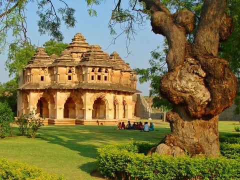 5-Day Karnataka Temple Tour from Bangalore with Hampi and Pattadakkal