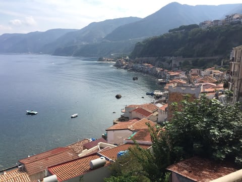 4-Hour Reggio Calabria Walking Tour with Riace Bronzes and Lunch