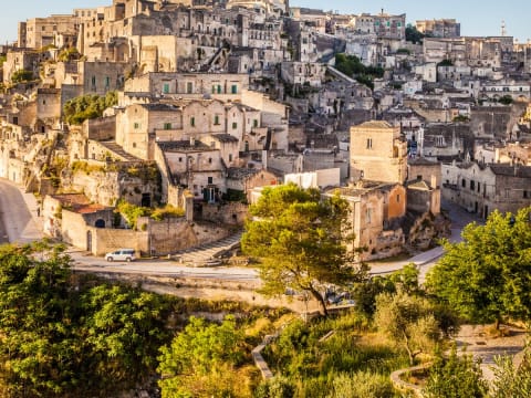 4-Day Matera and Venosa Sightseeing Tour with Craco and Cave Stay