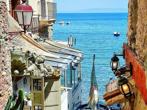 6-Hour Scilla and Reggio Calabria Tour with Riace Bronzes