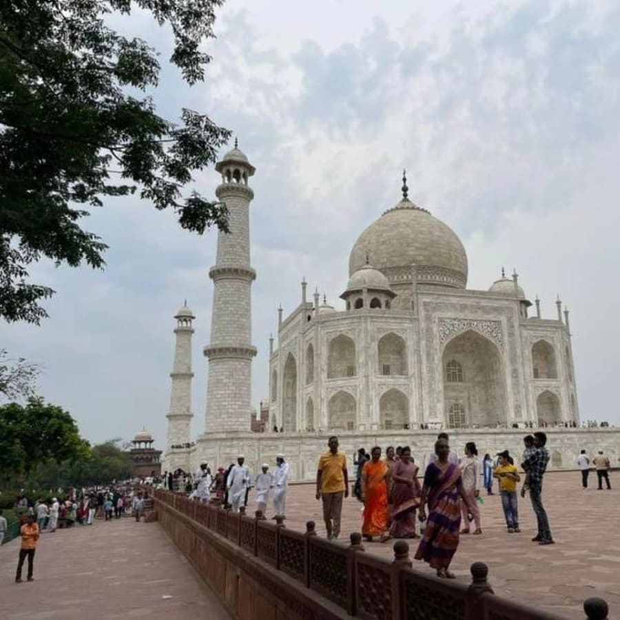 10-Hour Taj Mahal Tour of Agra and Fatehpur Sikri with Agra Fort