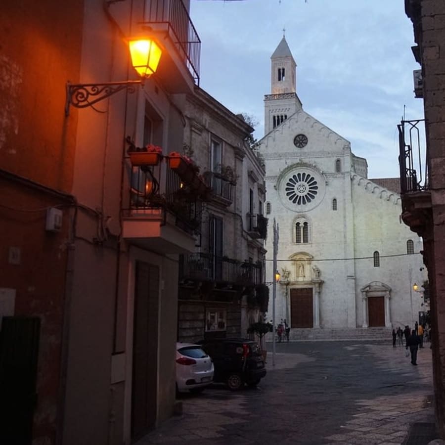 5-Day Bari and Matera Tour with Castel del Monte and Alberobello