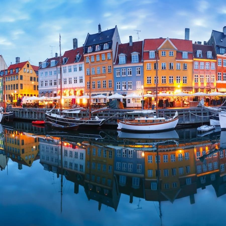 5-Hour Copenhagen Bike Tour with Royal Landmarks and Canals