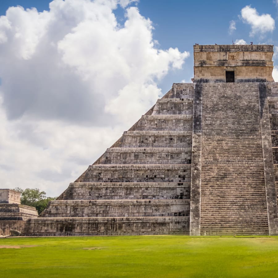12-Hour Chichén Itzá and Ek Balam Tour with Cenote Hubiku Swim