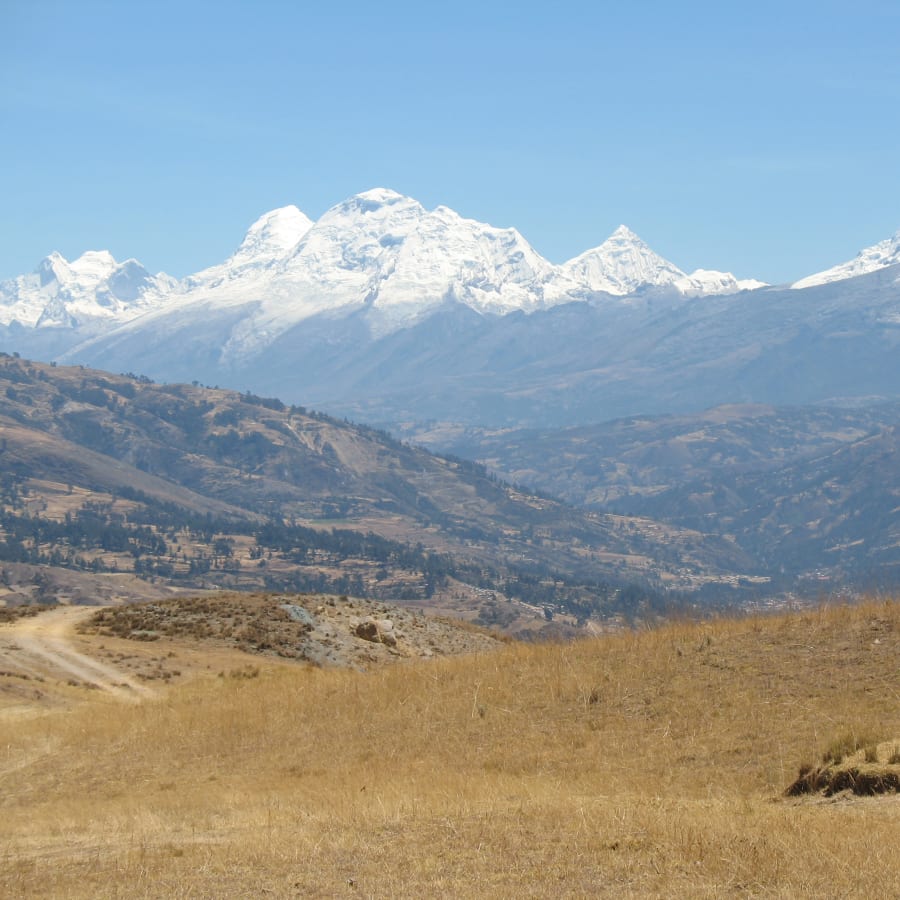 6-Hour Hiking Tour to Wilcacocha Lake from Huaraz via Santa Cruz