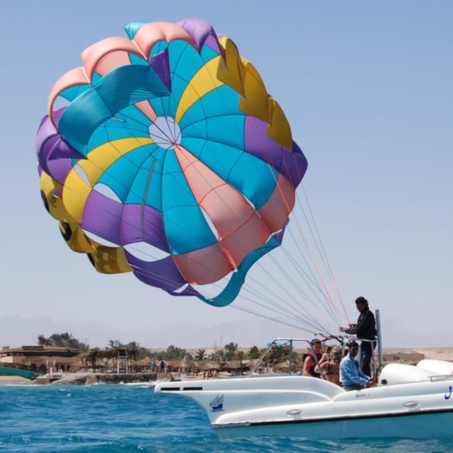 3-Hour Parasailing Adventure in Hurghada over the Red Sea