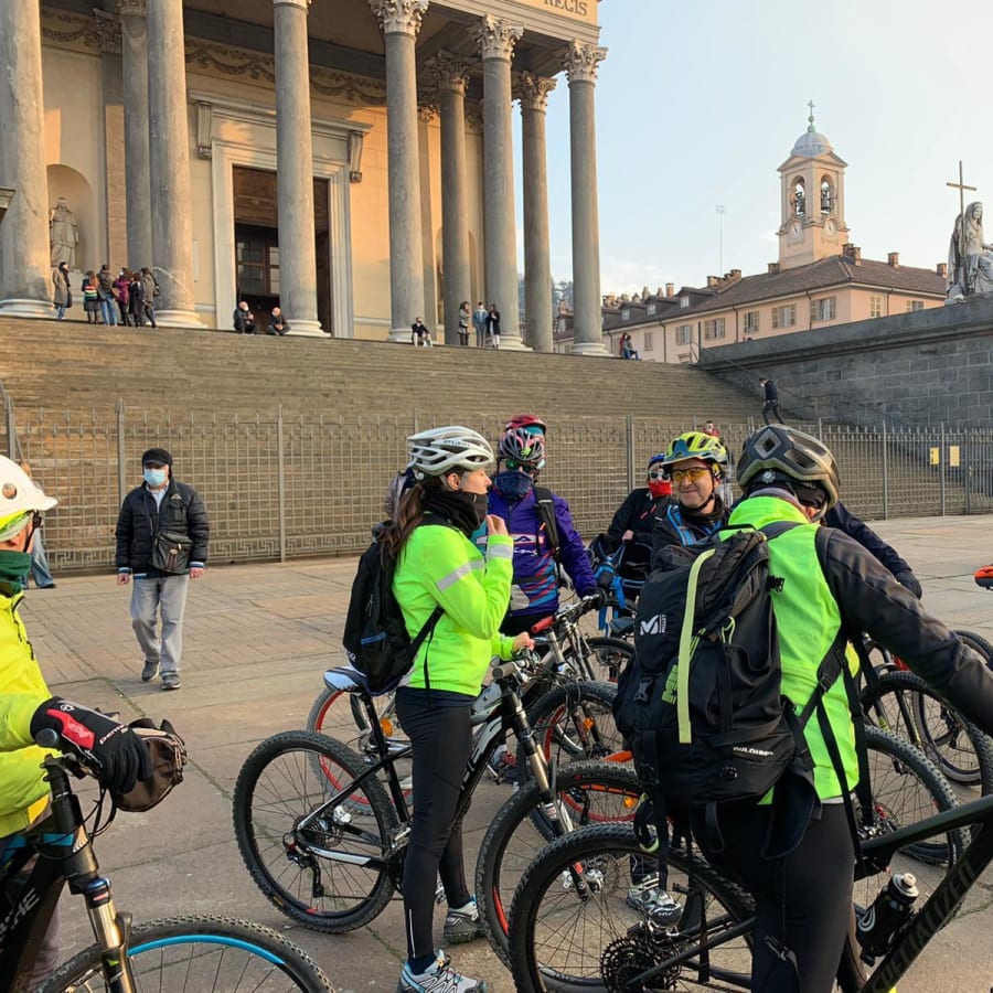 3-Hour Bike Tour of Turin with Valentino Park and Historic Piazzas