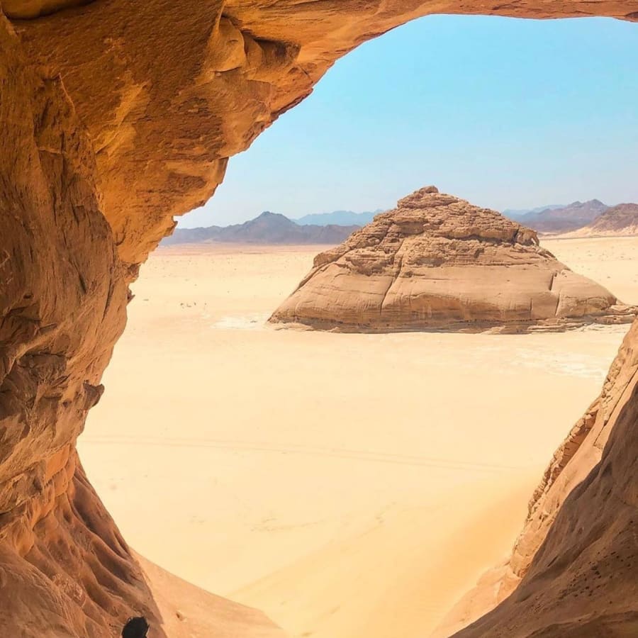 1-Day Colored Canyon and Blue Hole Tour with Dahab Bazaar Visit