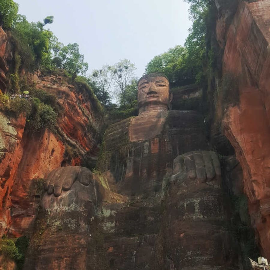 8-Hour Chengdu and Leshan Tour with Giant Buddha and Tea Experience
