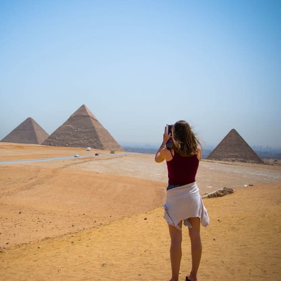 1-Day Cairo and Giza Sightseeing Tour with Pyramids and Museum