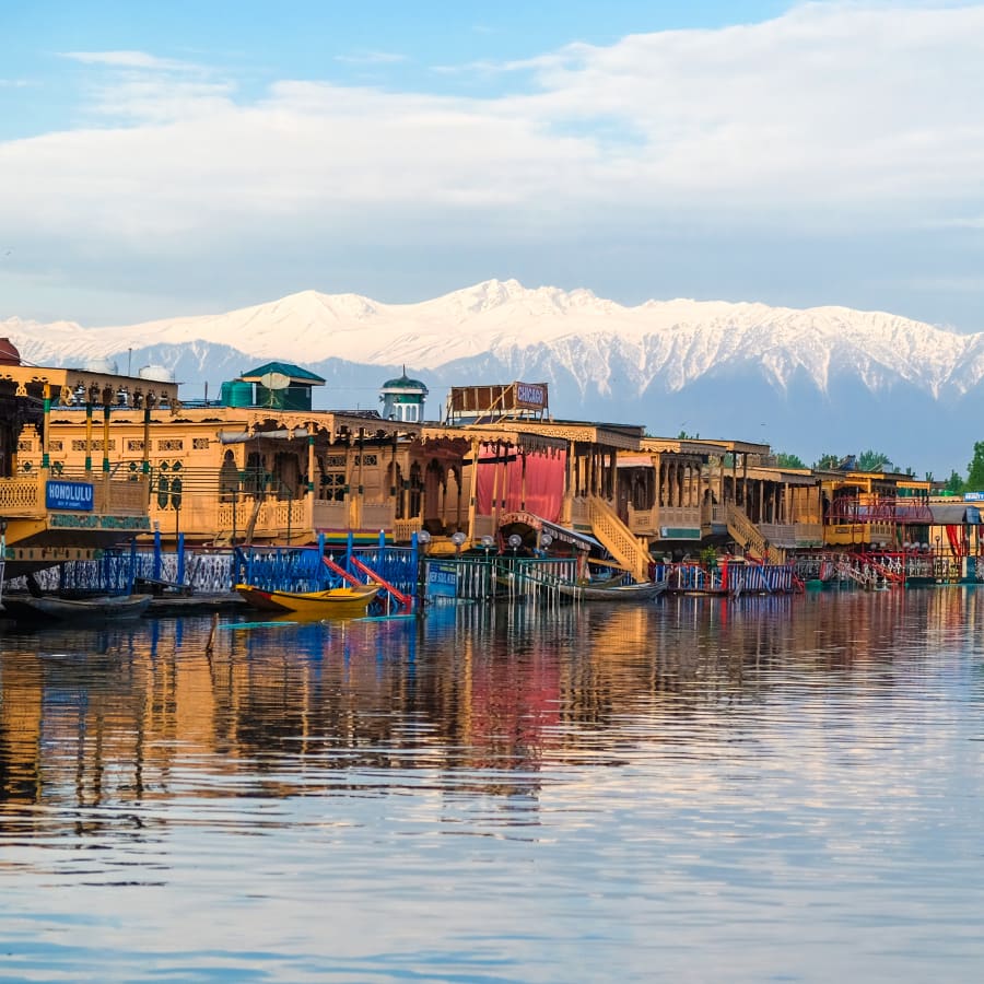 10-Day Kashmir Great Lakes Trek with Srinagar Houseboat Stay