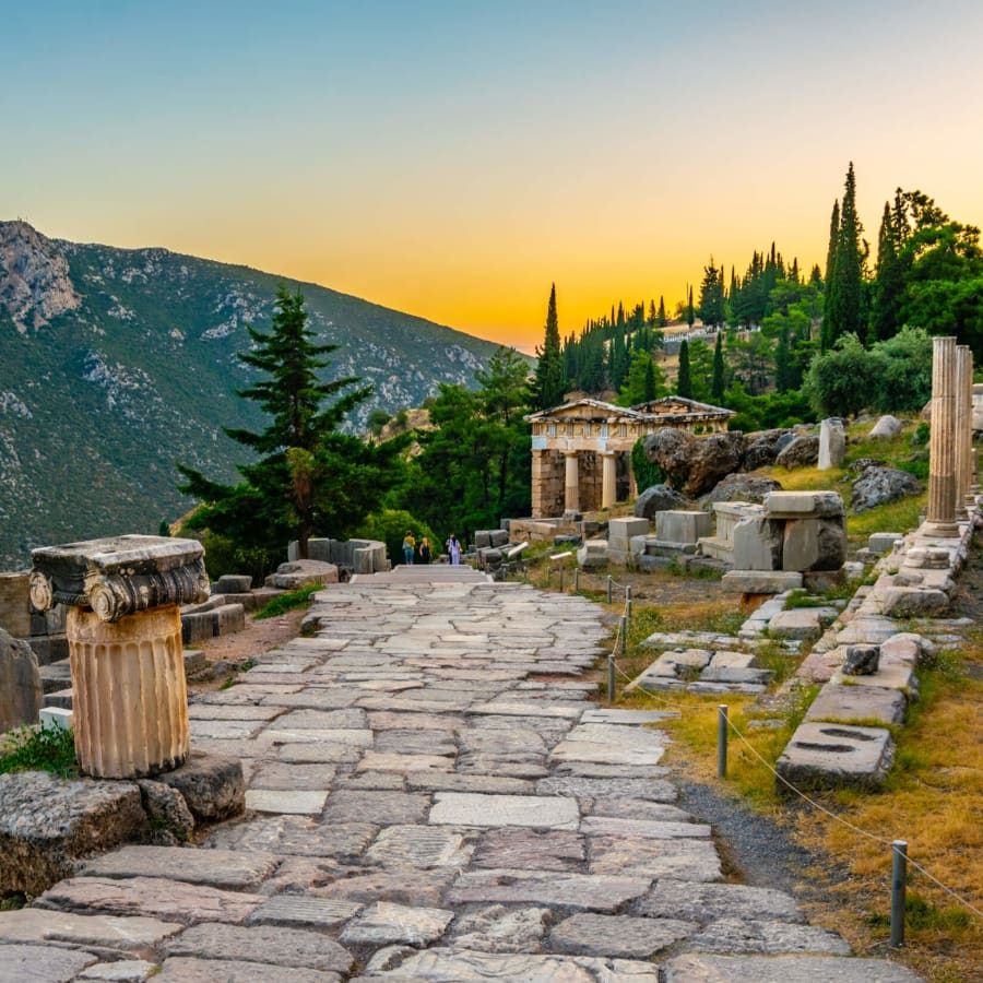 4-Day Classical Greece Tour from Athens with Delphi and Meteora