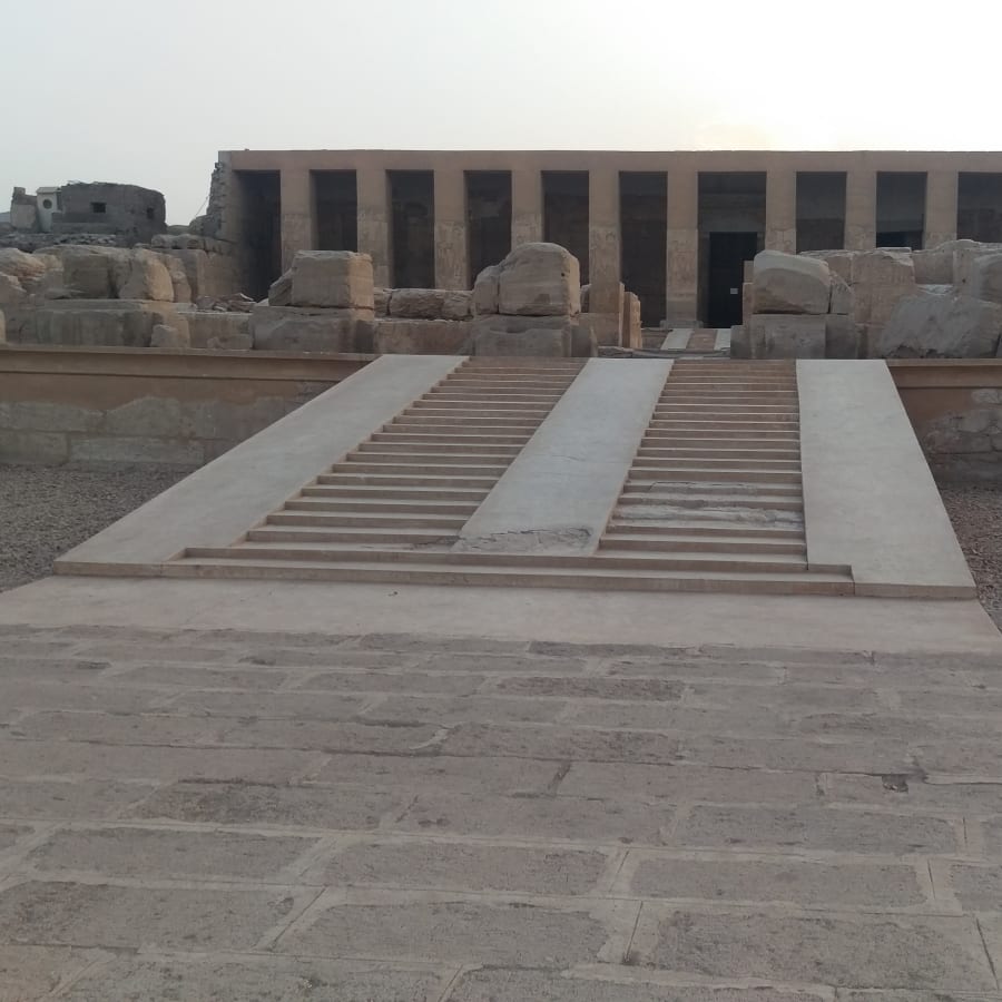 1-Day Dendera and Abydos Temple Tour from Luxor with Egyptologist