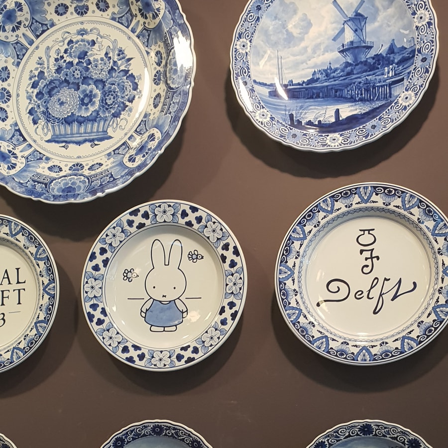 8-Hour Private Delft and The Hague Tour from Amsterdam by Car