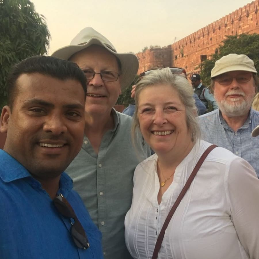 12-Hour Sunrise Taj Mahal Tour from Delhi with Agra Fort and Baby Taj