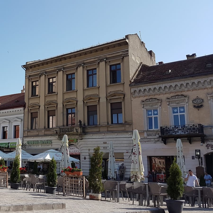 1-Day Transylvania Castles Tour from Bucharest with Brașov Visit