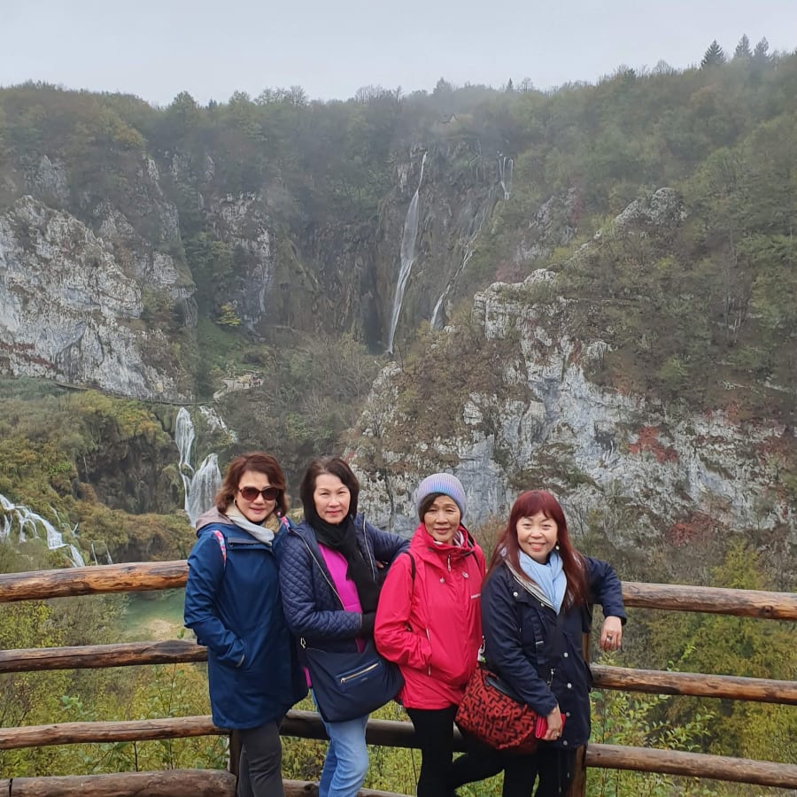 9-Hour Plitvice Lakes Tour from Zagreb with Dubovac Castle and Rastoke