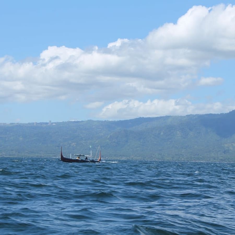 8-Hour Taal Volcano Tour from Tagaytay with Boat and Horse Ride