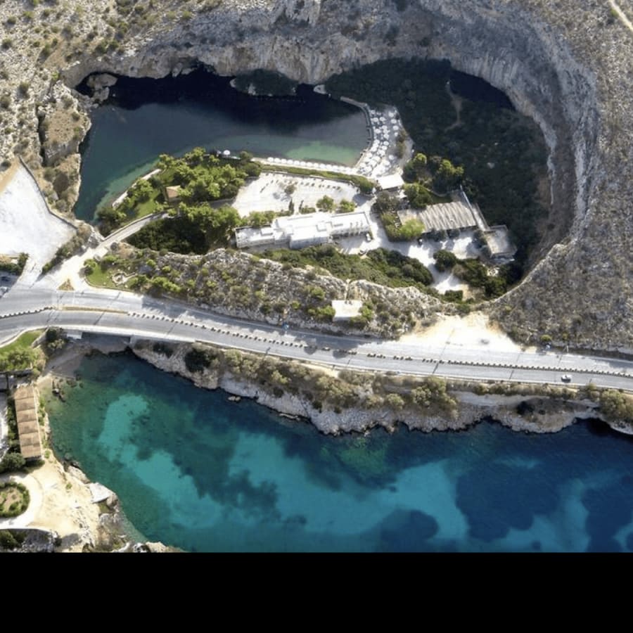 7-Hour Athens to Cape Sounio Tour with Vouliagmeni Lake Swim