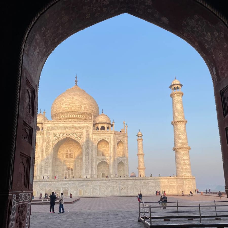 1-Day Taj Mahal Sunrise Tour from Delhi with Agra Fort and Baby Taj