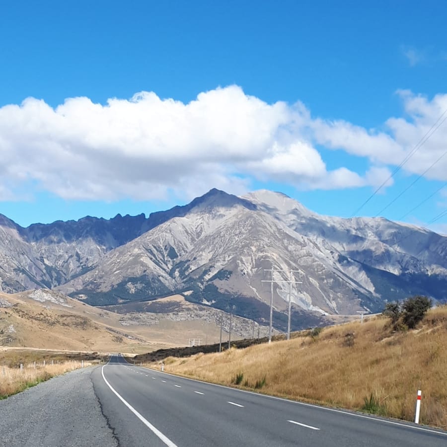 4-Day South Island Tour with Glow Worm Caves and Walter Peak