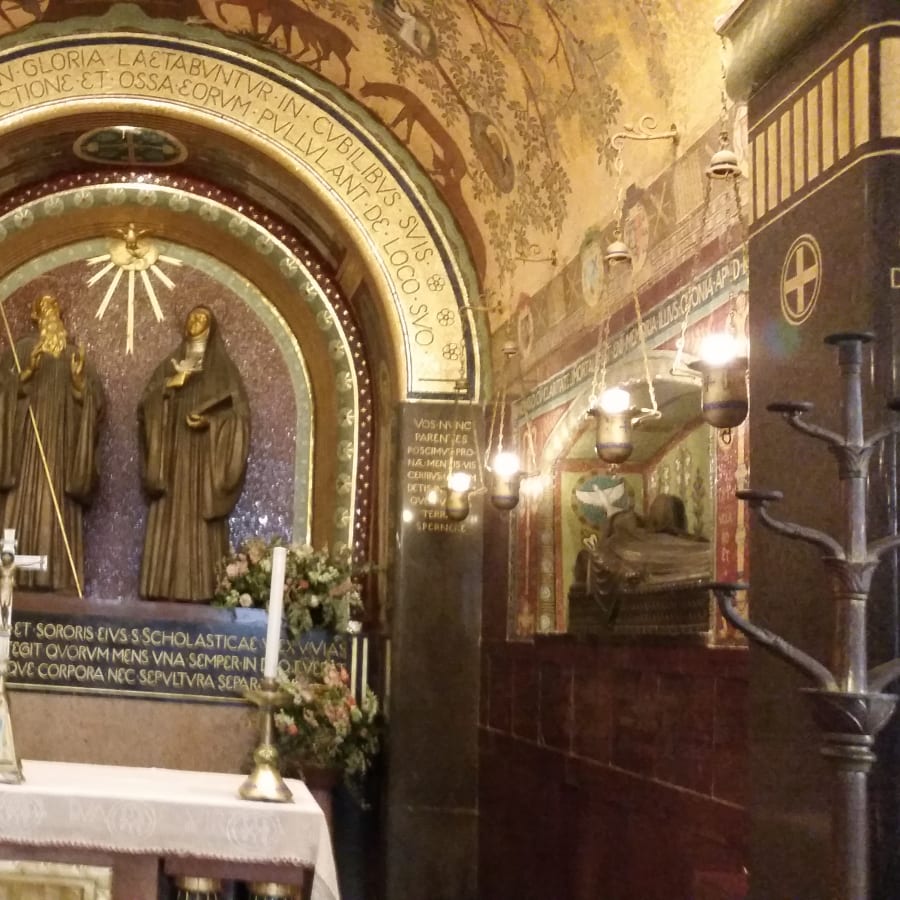 1-Day Monte Cassino Tour with Polish Cemetery Visit