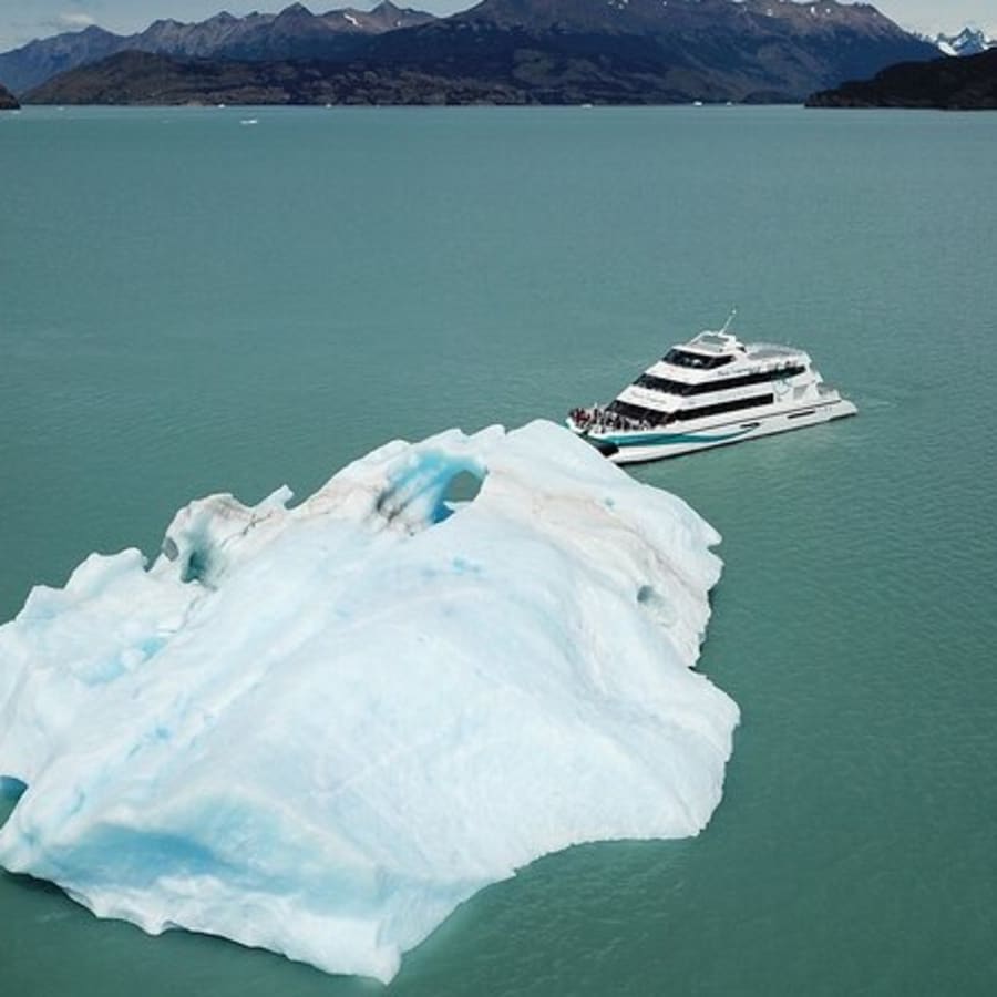11-Hour Glacier Navigation in Los Glaciares with Perito Moreno Walkways