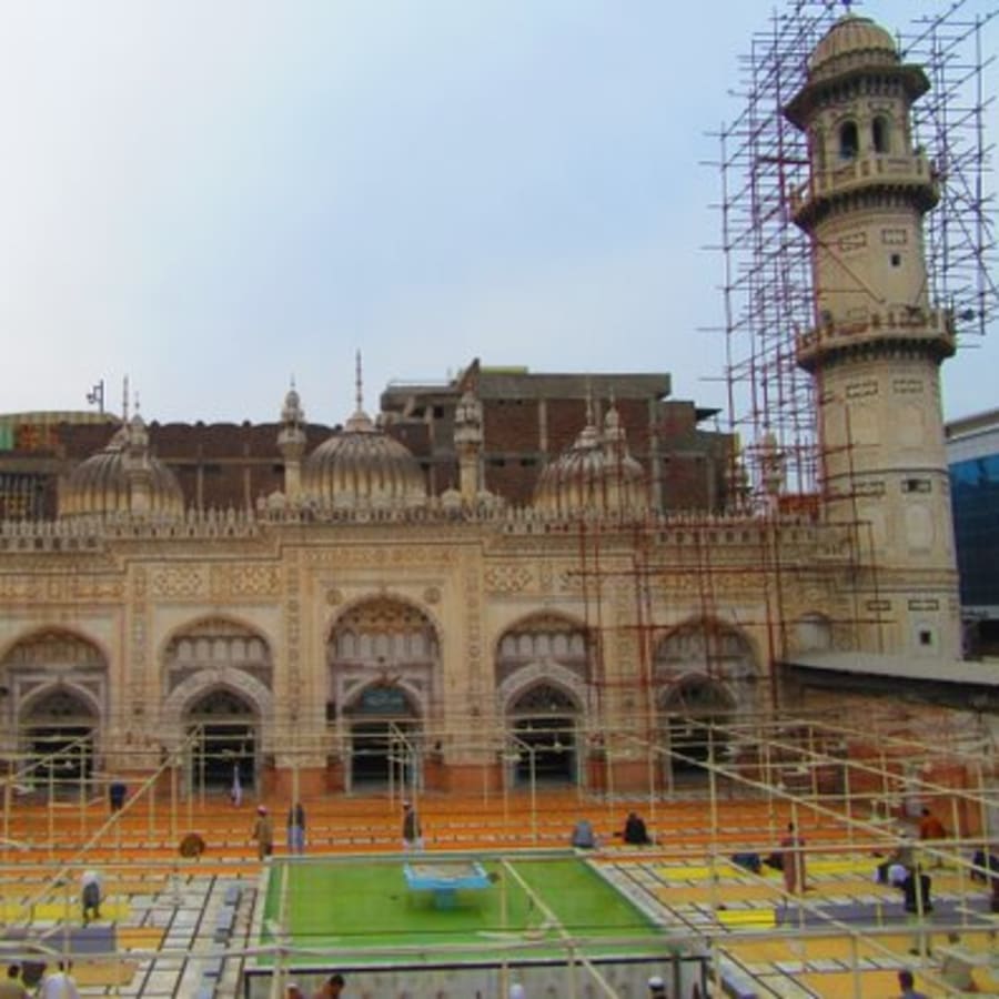 4-Hour Private Walking Tour of Peshawar with Historic City Landmarks