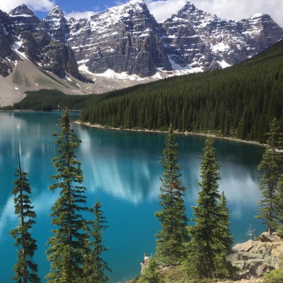 6-Hour Lake Louise and Moraine Lake Tour from Banff with Banff Town