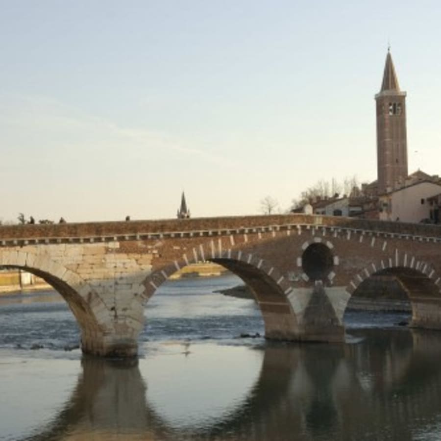 3-Hour Verona Highlights Tour with Arena and San Zeno Basilica