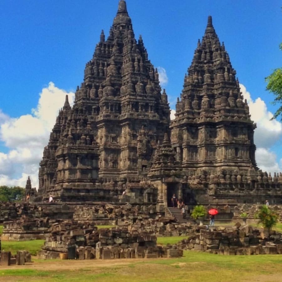 12-Hour Borobudur Sunrise Tour with Merapi Jeep and Prambanan