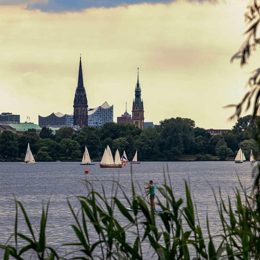 2-Hour Private Hamburg Walking Tour with Elbphilharmonie Views