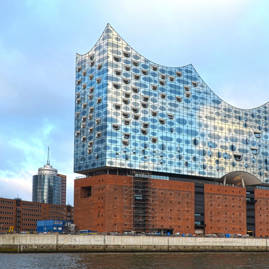 8-Hour Hamburg City Tour with Harbor Cruise and Speicherstadt