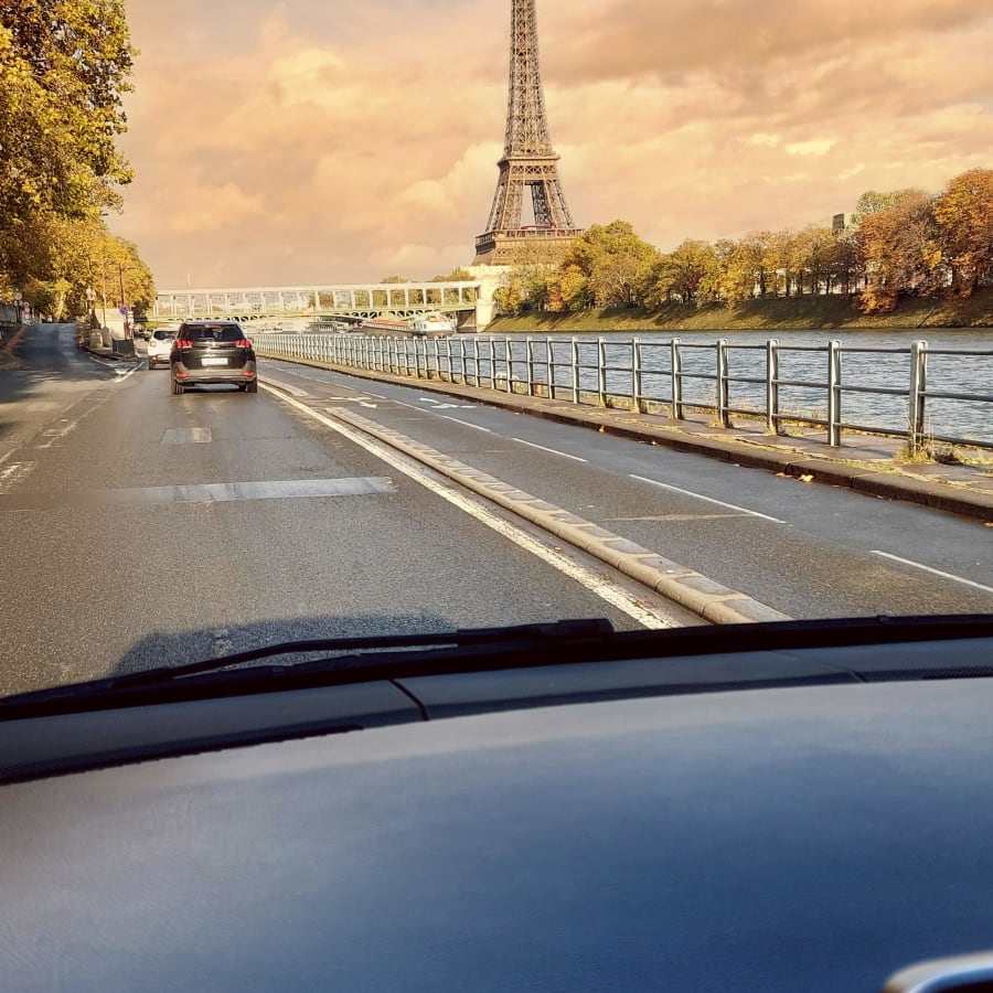10-Hour Private Champagne Tour from Paris with Reims and Vineyards