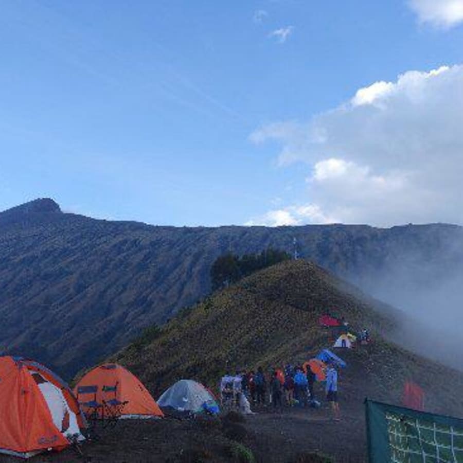 3-Day Mount Rinjani Summit Trek from Lombok with Crater Rim Camping