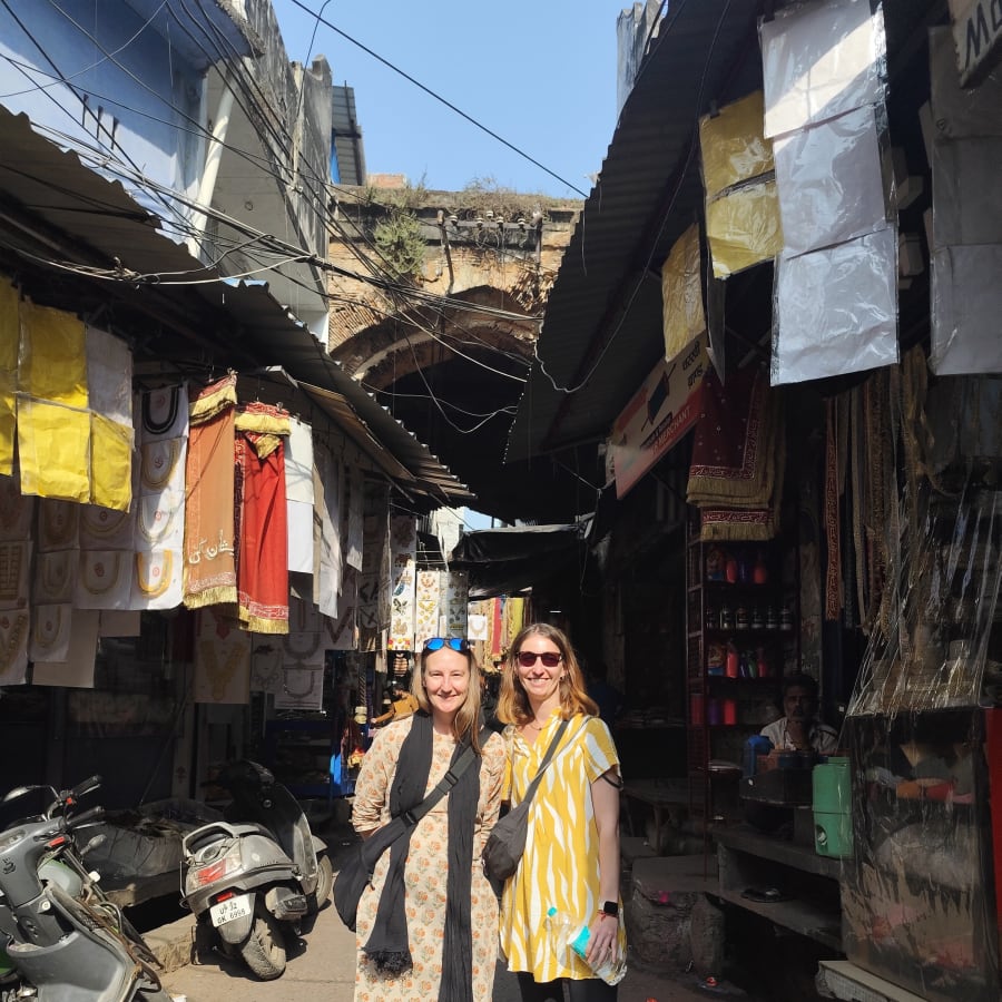 6-Hour Lucknow Cultural Tour with Imambaras and Residency